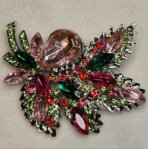 NEW Vintage-style Large Pink & Green Floral Bouquet Brooch / Pin